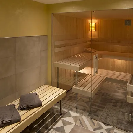 Boutique Brione Garni Hotel 4*